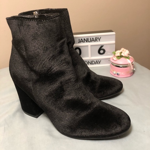 black heeled booties - Picture 4 of 4